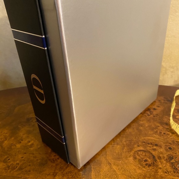 Authentic Dior Gift Box - Picture 7 of 9